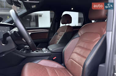 Позашляховик / Кросовер Volkswagen Touareg 2021 в 