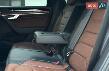 Позашляховик / Кросовер Volkswagen Touareg 2021 в 
