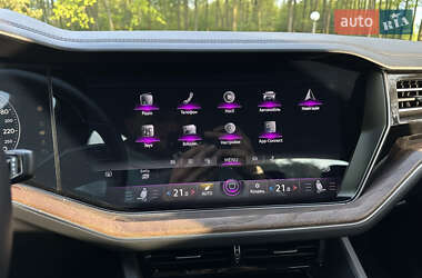 Позашляховик / Кросовер Volkswagen Touareg 2021 в 