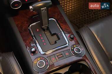 Внедорожник / Кроссовер Volkswagen Touareg 2008 в 