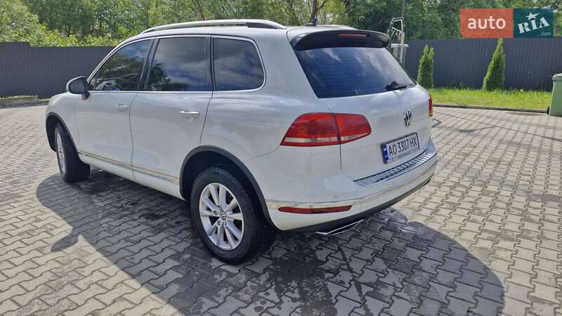 Позашляховик / Кросовер Volkswagen Touareg 2015 в Іршаві