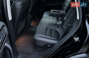 Внедорожник / Кроссовер Volkswagen Touareg 2015 в 