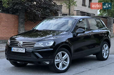 Внедорожник / Кроссовер Volkswagen Touareg 2015 в 