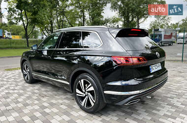 Позашляховик / Кросовер Volkswagen Touareg 2019 в 