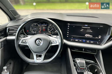 Позашляховик / Кросовер Volkswagen Touareg 2019 в 