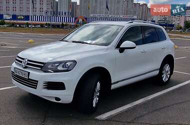 Внедорожник / Кроссовер Volkswagen Touareg 2012 в Киеве
