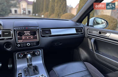 Позашляховик / Кросовер Volkswagen Touareg 2015 в 