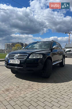 Позашляховик / Кросовер Volkswagen Touareg 2004 в 