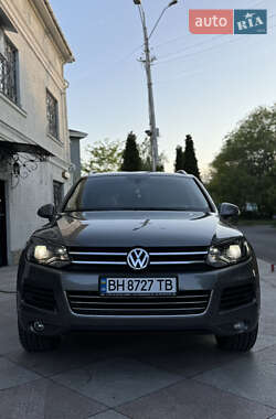 Внедорожник / Кроссовер Volkswagen Touareg 2010 в 