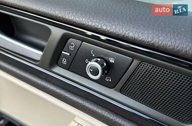 Внедорожник / Кроссовер Volkswagen Touareg 2010 в 