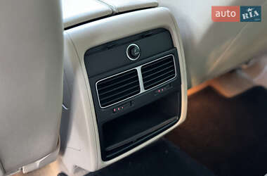 Внедорожник / Кроссовер Volkswagen Touareg 2010 в 