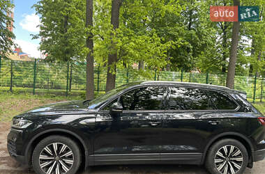 Внедорожник / Кроссовер Volkswagen Touareg 2021 в 