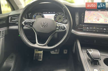 Внедорожник / Кроссовер Volkswagen Touareg 2021 в 