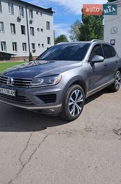 Внедорожник / Кроссовер Volkswagen Touareg 2017 в Новомосковске