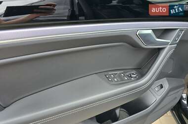Внедорожник / Кроссовер Volkswagen Touareg 2018 в 