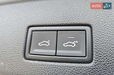 Внедорожник / Кроссовер Volkswagen Touareg 2018 в 