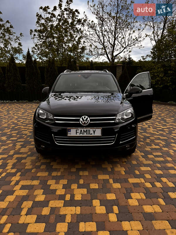 Внедорожник / Кроссовер Volkswagen Touareg 2011 в Белой Церкви