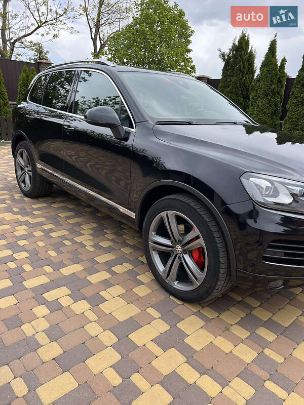 Внедорожник / Кроссовер Volkswagen Touareg 2011 в Белой Церкви