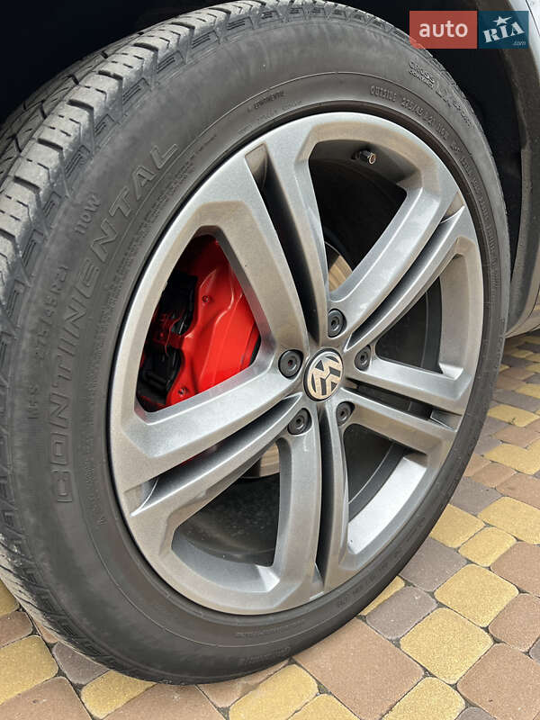 Внедорожник / Кроссовер Volkswagen Touareg 2011 в Белой Церкви