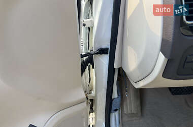 Позашляховик / Кросовер Volkswagen Touareg 2011 в 