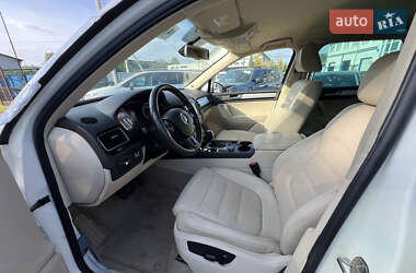 Позашляховик / Кросовер Volkswagen Touareg 2011 в 
