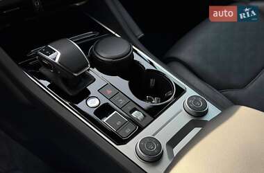 Позашляховик / Кросовер Volkswagen Touareg 2020 в 