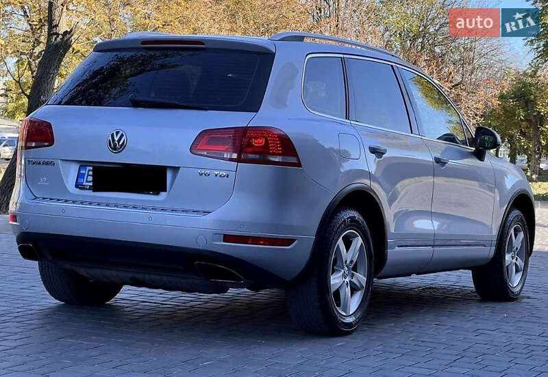 Внедорожник / Кроссовер Volkswagen Touareg 2012 в Фастове