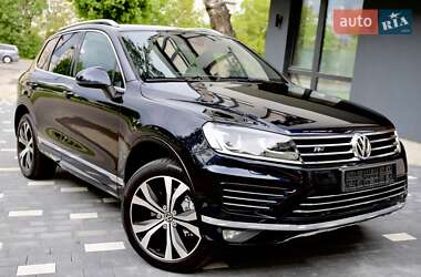 Внедорожник / Кроссовер Volkswagen Touareg 2016 в 