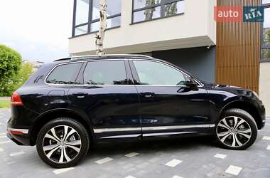 Внедорожник / Кроссовер Volkswagen Touareg 2016 в 