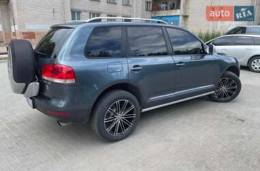 Позашляховик / Кросовер Volkswagen Touareg 2006 в 