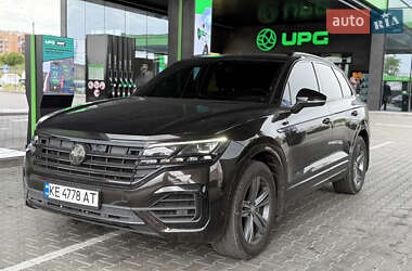 Позашляховик / Кросовер Volkswagen Touareg 2019 в Дніпрі