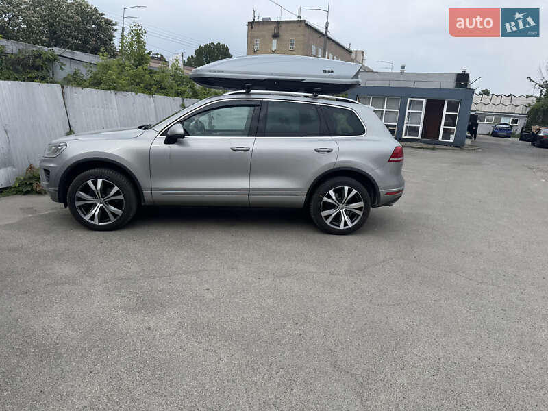Позашляховик / Кросовер Volkswagen Touareg 2016 в 