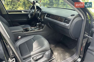 Внедорожник / Кроссовер Volkswagen Touareg 2012 в 