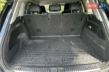 Внедорожник / Кроссовер Volkswagen Touareg 2012 в 