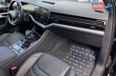 Внедорожник / Кроссовер Volkswagen Touareg 2020 в 