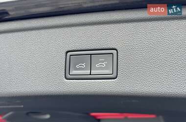 Внедорожник / Кроссовер Volkswagen Touareg 2020 в 