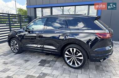Внедорожник / Кроссовер Volkswagen Touareg 2020 в 