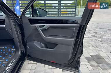 Внедорожник / Кроссовер Volkswagen Touareg 2020 в 