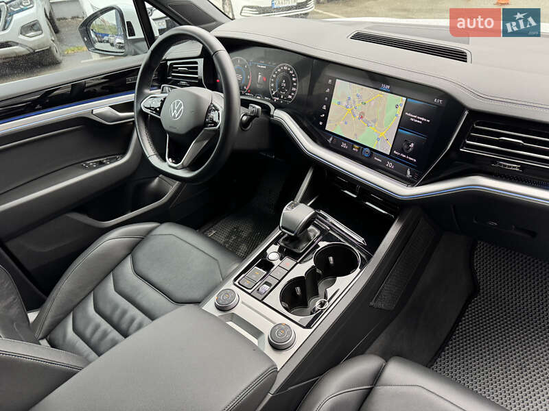 Внедорожник / Кроссовер Volkswagen Touareg 2021 в Киеве