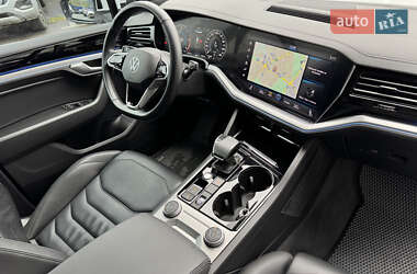 Позашляховик / Кросовер Volkswagen Touareg 2021 в 