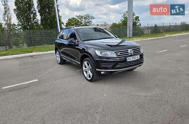 Внедорожник / Кроссовер Volkswagen Touareg 2017 в 