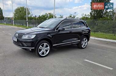 Внедорожник / Кроссовер Volkswagen Touareg 2017 в 