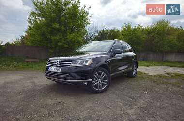 Внедорожник / Кроссовер Volkswagen Touareg 2015 в Луцке
