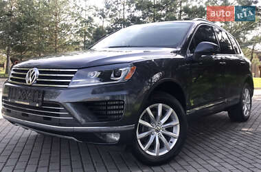 Внедорожник / Кроссовер Volkswagen Touareg 2015 в Дрогобыче