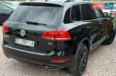 Позашляховик / Кросовер Volkswagen Touareg 2012 в 