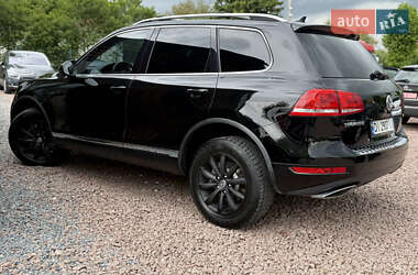 Позашляховик / Кросовер Volkswagen Touareg 2012 в 