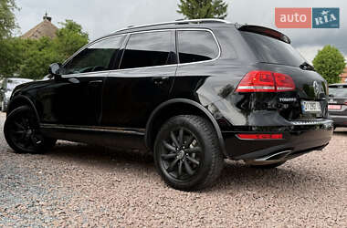Позашляховик / Кросовер Volkswagen Touareg 2012 в 