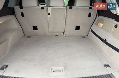 Позашляховик / Кросовер Volkswagen Touareg 2012 в 