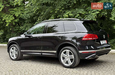 Внедорожник / Кроссовер Volkswagen Touareg 2017 в 
