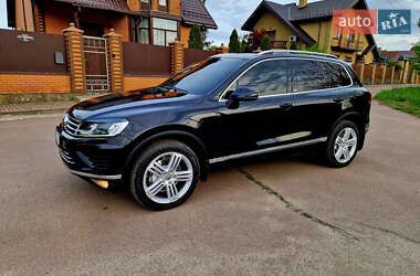 Позашляховик / Кросовер Volkswagen Touareg 2016 в 